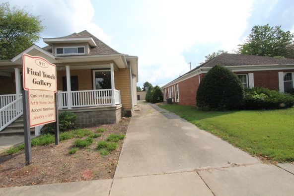 917 Broadway Ave, Mattoon, IL 61938